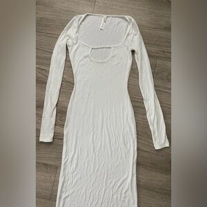 SKIMS Elegant White Long Sleeve Dress